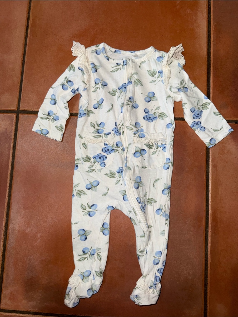 Jessica Simpson White Footed Pajamas‎ with Blue Floral Print